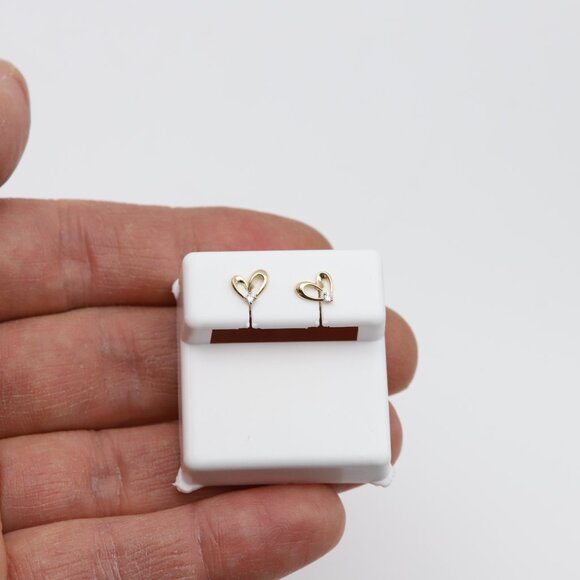 Cute Mini Size Lab Diamonds Heart Stud 14k Small Heart Earrings Screw Back - Picture 5 of 6